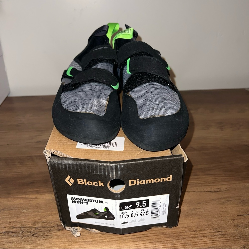 Black Diamond mens 9.5 women’s 10.5 momentum Climbing Shoes - Black and Green
